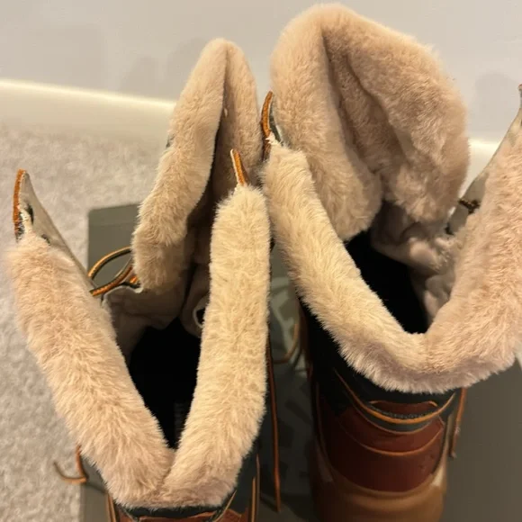 Women’s Timberland boots - Picture 4 of 6